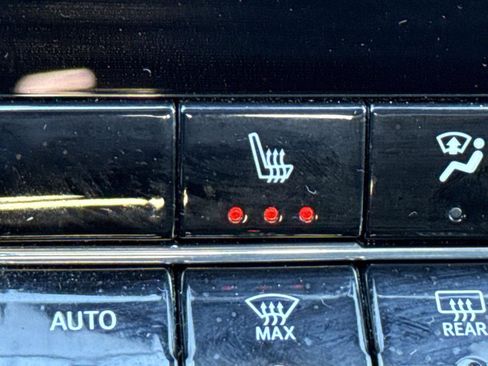 Used 2023 Chevrolet Colorado Z71 w/ Z71 Convenience Package 2 image 18