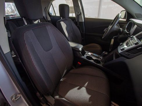 Used 2017 Chevrolet Equinox LS image 17