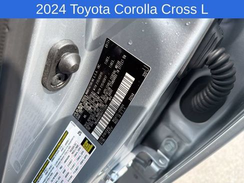 Used 2024 Toyota Corolla Cross L AWD/4WD image 30