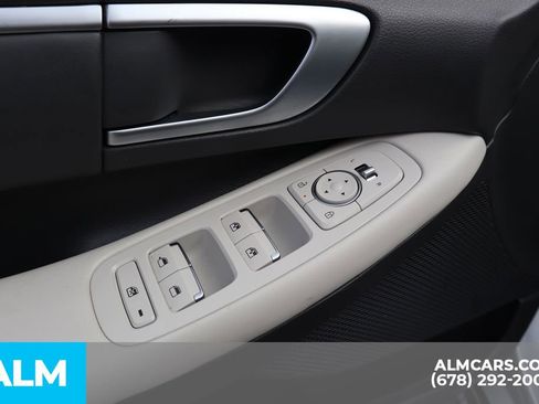 Used 2025 Hyundai Sonata SEL image 16