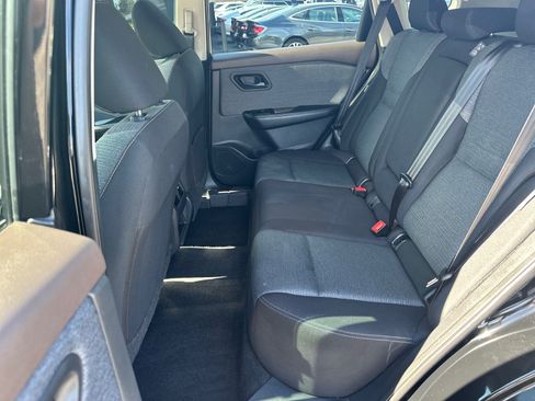 Used 2021 Nissan Rogue S FWD image 17