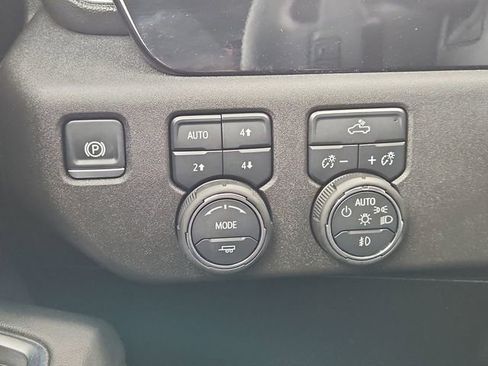 Used 2024 Chevrolet Silverado 1500 RST w/ Z71 Off-Road Package AWD/4WD image 17