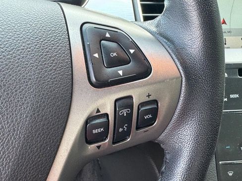 Used 2018 Ford Taurus SEL w/ Equipment Group 201A FWD image 21