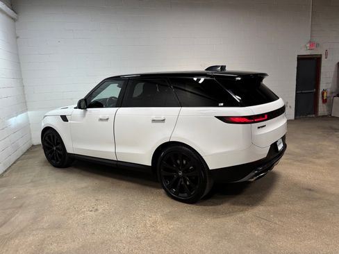 Used 2023 Land Rover Range Rover Sport SE AWD/4WD image 10