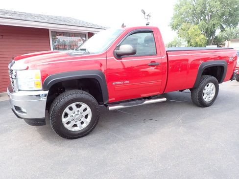 Used 2011 Chevrolet Silverado 2500 LT w/ Interior Plus Package AWD/4WD image 3