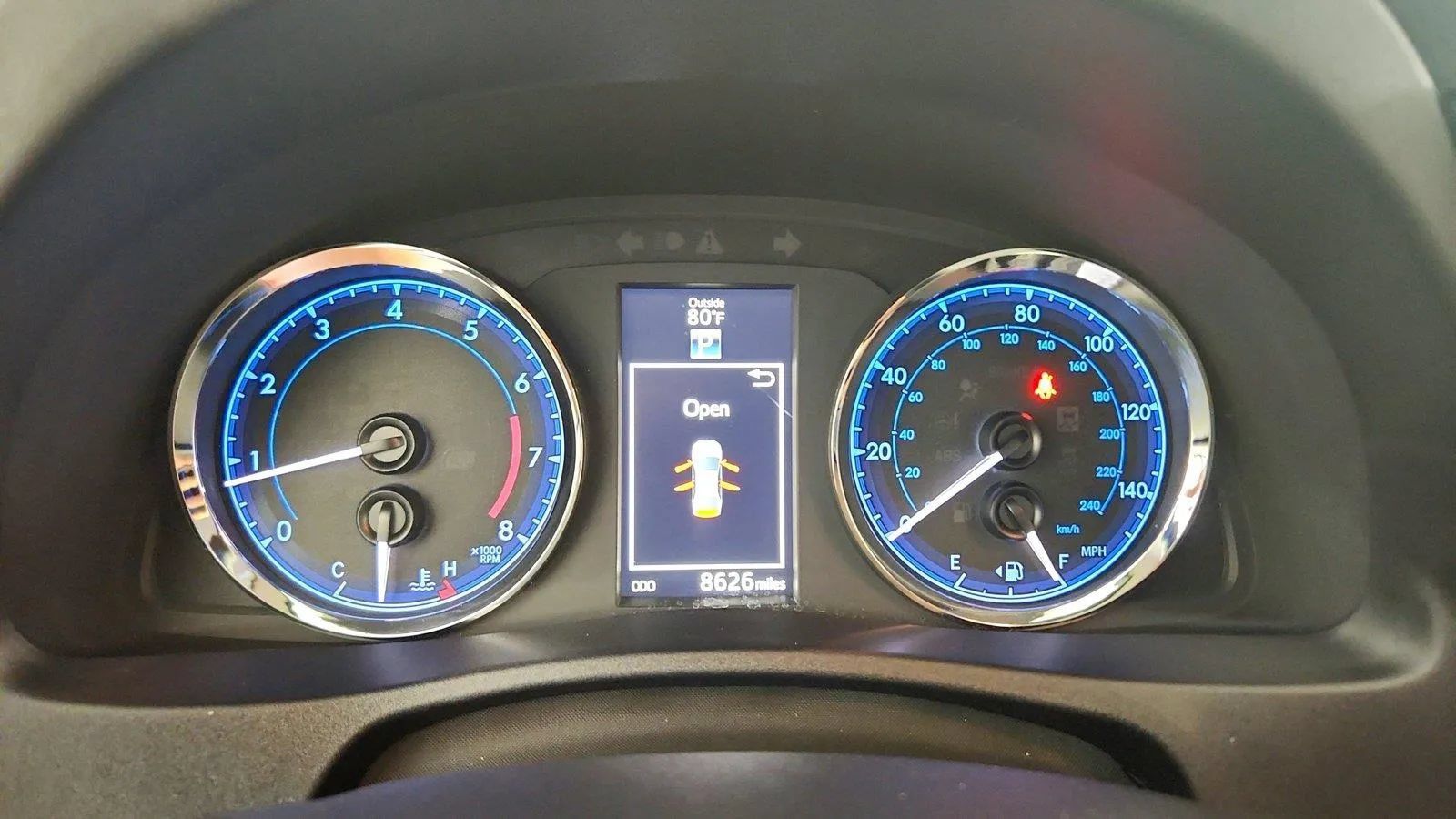 Used 2018 Toyota Corolla SE w/ SE Premium Package FWD image 17