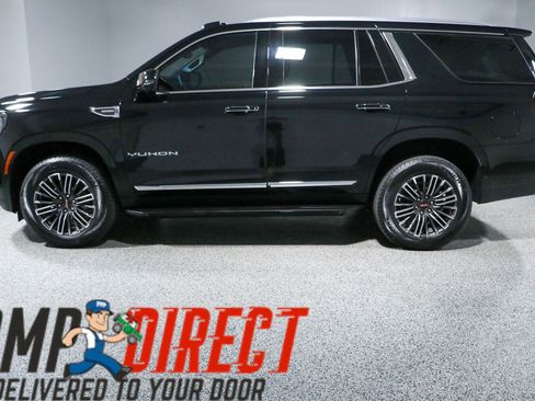 Used 2025 GMC Yukon Elevation w/ Elevation Premium Package AWD/4WD image 10