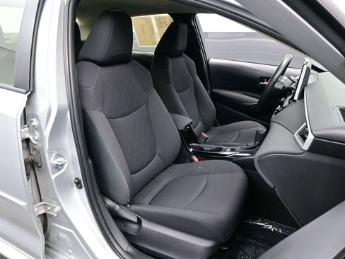 Used 2021 Toyota Corolla LE image 12