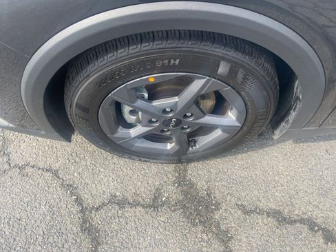 Used 2025 Kia K4 LXS image 31