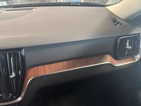 Used 2025 Volvo V60 B5 Cross Country Plus image 35