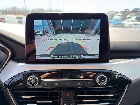 Used 2020 Ford Escape SE image 22