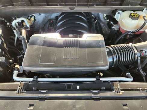 Used 2023 Chevrolet Suburban Premier image 33