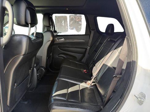 Used 2022 Jeep Grand Cherokee Limited w/ Trailer Tow Group IV image 16