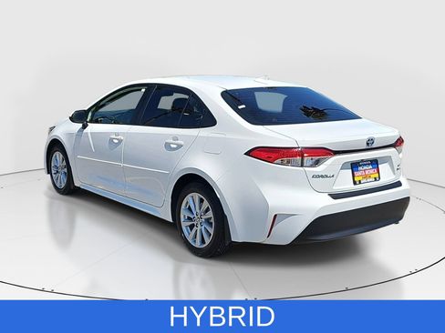 Used 2025 Toyota Corolla LE w/ LE Premium Package FWD image 7