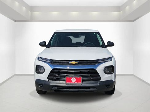 Used 2022 Chevrolet TrailBlazer LS image 2