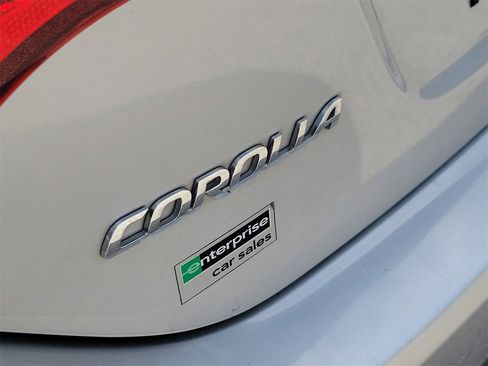 Used 2018 Toyota Corolla LE image 6