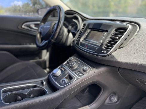 Used 2015 Chrysler 200 Limited FWD image 23