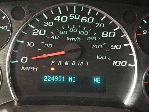 Used 2016 Chevrolet Express 2500 RWD image 6