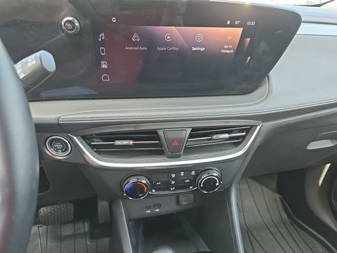 Certified 2024 Buick Encore GX Preferred w/ Comfort Package FWD image 21