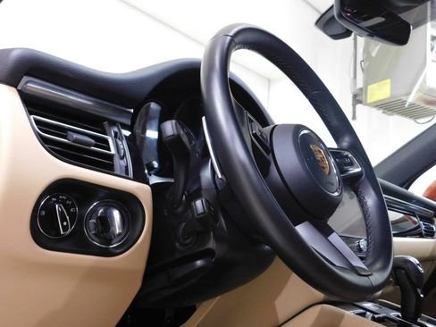 Used 2023 Porsche Macan S AWD/4WD image 39