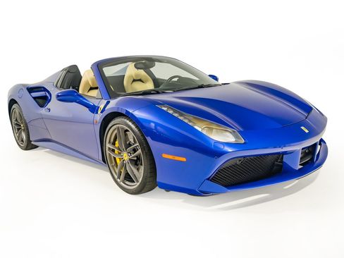 Used 2019 Ferrari 488 Spider RWD image 21