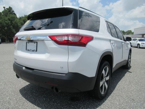 Used 2021 Chevrolet Traverse LT w/ LT Premium Package FWD image 7