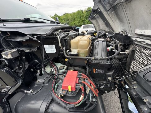 Used 2018 Ford F650 2WD Crew Cab Super Duty image 22