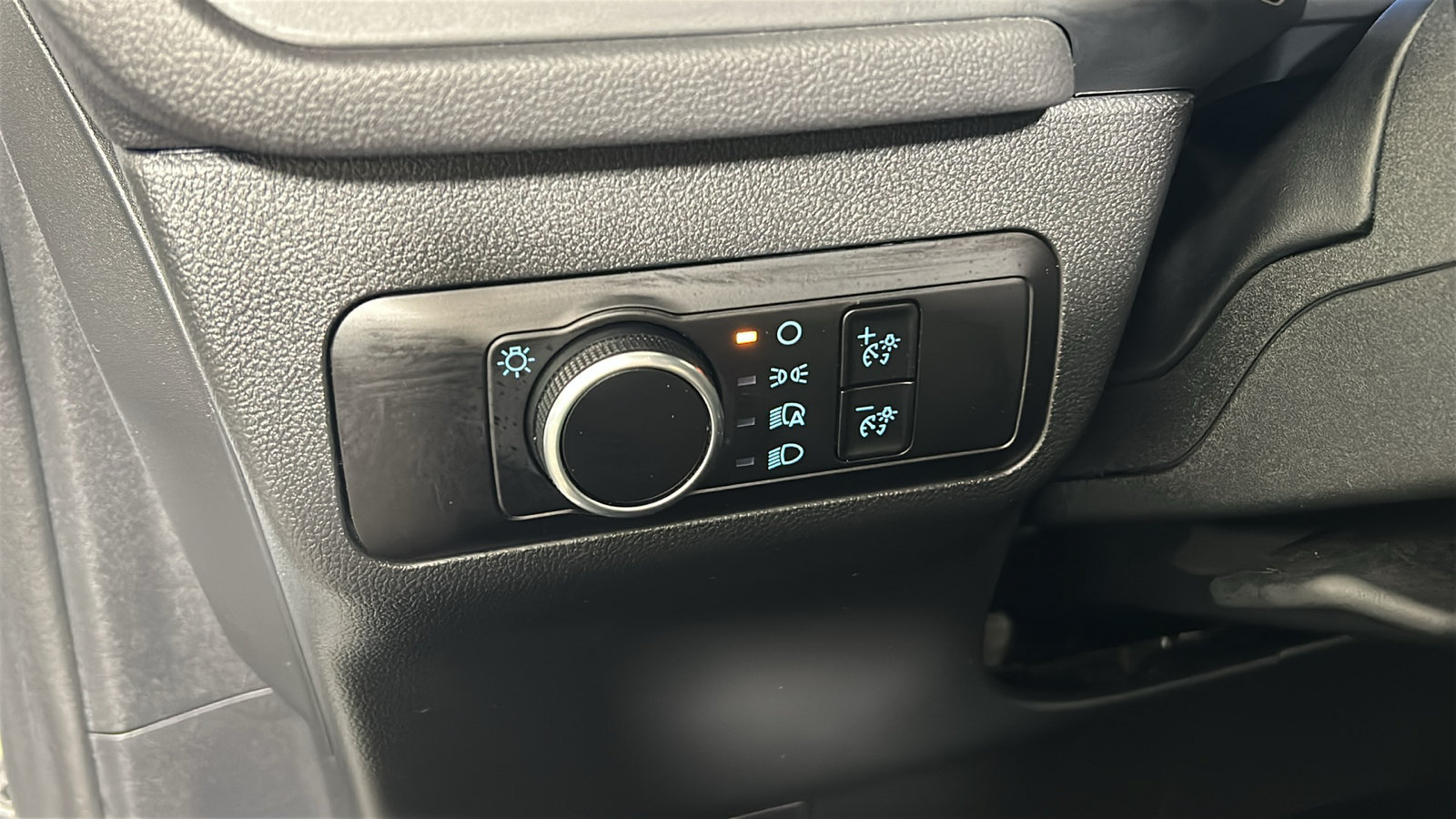 Used 2025 Ford Escape Active FWD image 23