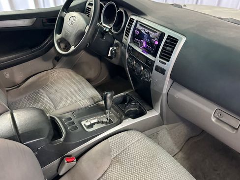 Used 2006 Toyota 4Runner SR5 RWD image 18