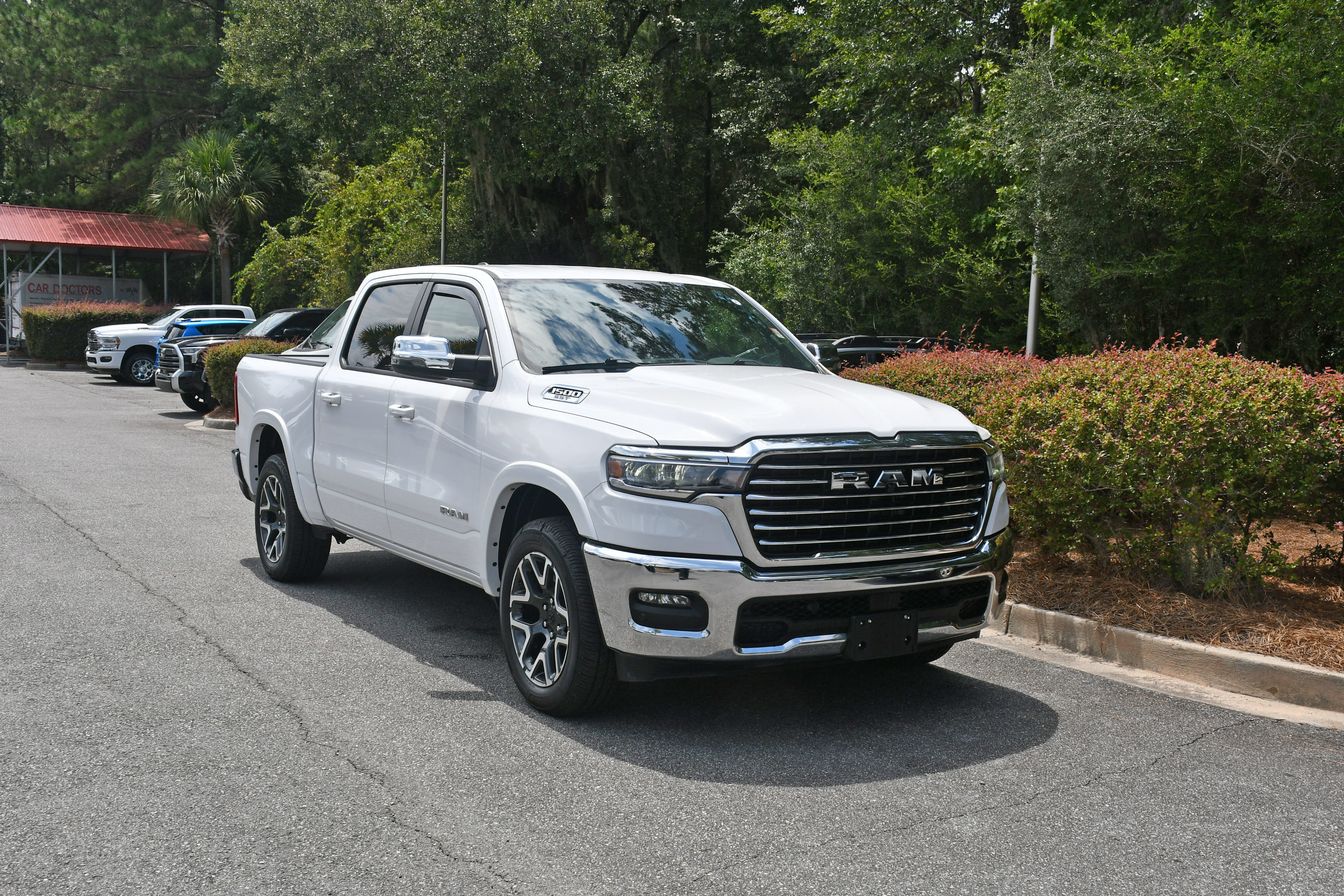 Used 2025 RAM 1500 Laramie AWD/4WD image 7