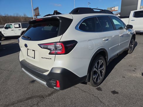 Used 2021 Subaru Outback Limited image 3