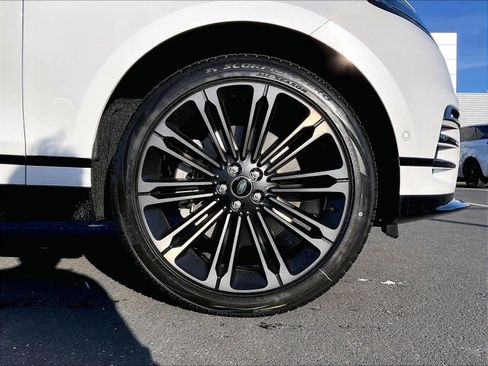 New 2026 Land Rover Range Rover Velar Dynamic SE image 14