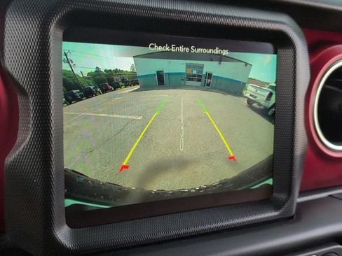Used 2022 Jeep Wrangler Unlimited Rubicon w/ LED Lighting Group AWD/4WD image 14