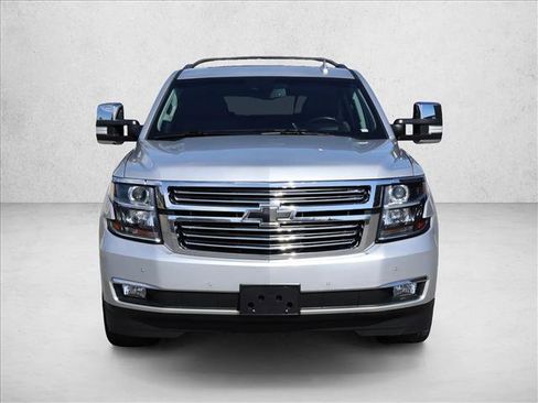 Used 2019 Chevrolet Suburban Premier w/ Premier Plus Edition AWD/4WD image 2
