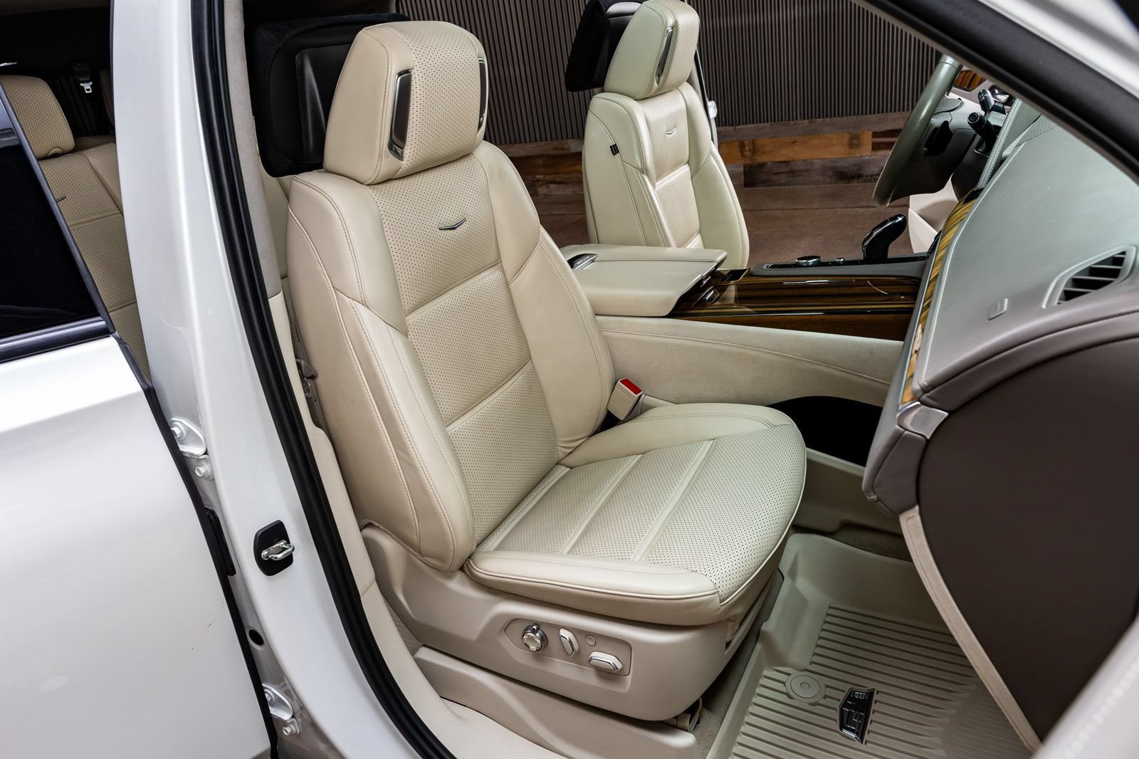 Used 2022 Cadillac Escalade Sport Platinum AWD/4WD image 28