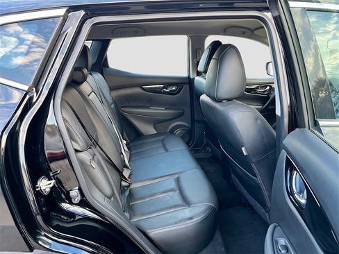 Used 2022 Nissan Rogue Sport SL image 28