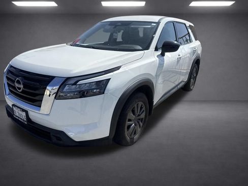 Used 2024 Nissan Pathfinder S FWD image 24
