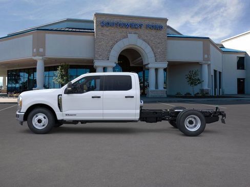 New 2025 Ford F350 XL w/ XL Chrome Package image 3