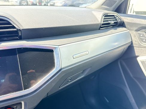 Used 2021 Audi Q3 2.0T Premium image 22