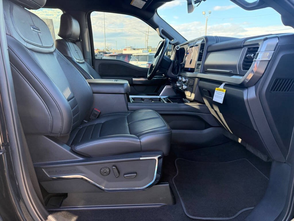 Used 2025 Ford F450 Platinum w/ FX4 Off-Road Package AWD/4WD image 60