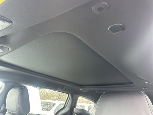 New 2026 Chrysler Pacifica Select AWD/4WD image 13