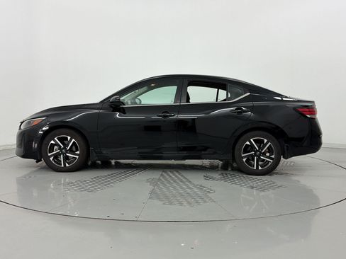 Used 2024 Nissan Sentra SV FWD image 2