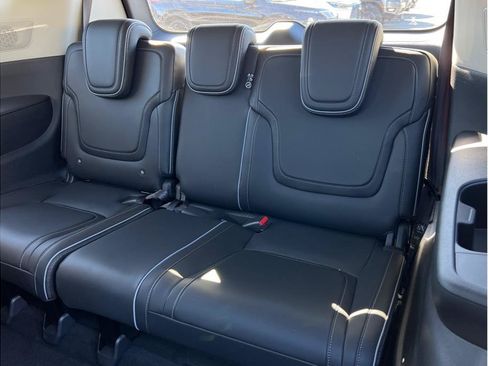 Used 2025 INFINITI QX80 Luxe AWD/4WD image 11