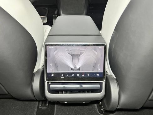 Used 2025 Tesla Model 3 Performance AWD/4WD image 19