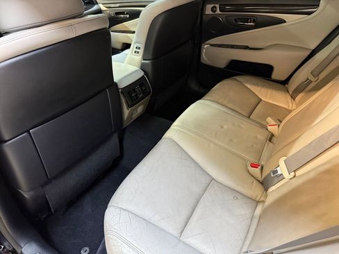 Used 2014 Lexus LS 460 AWD w/ Comfort Package image 43