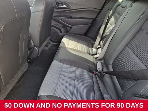 Used 2025 Chevrolet Trax LT w/ LT Convenience Package FWD image 27