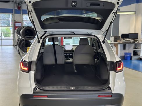 New 2026 Honda HR-V LX image 6