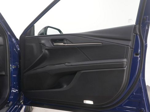 Used 2025 Toyota Camry XSE image 9