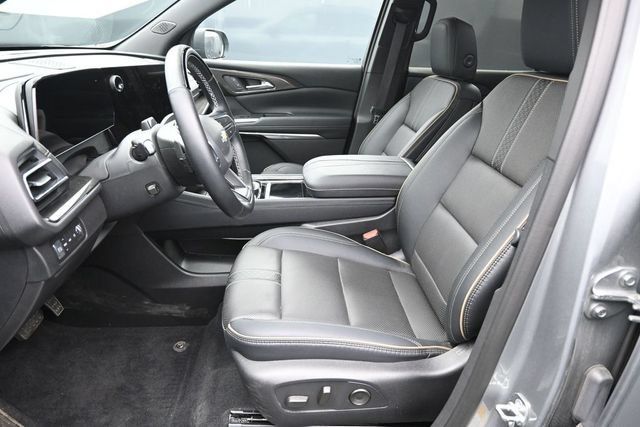 Used 2026 Chevrolet Traverse High Country w/ LPO, Floor Liner Package AWD/4WD image 13