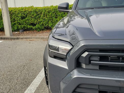 Used 2025 Toyota 4Runner SR5 image 6